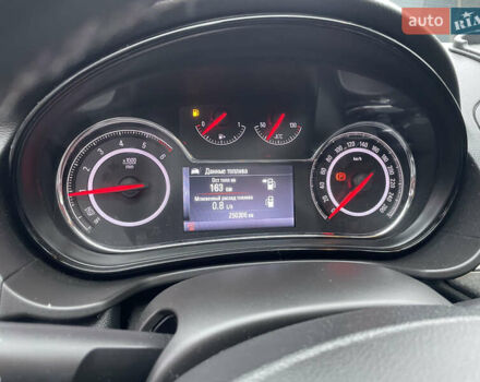 Чорний Опель Інсігнія, об'ємом двигуна 1.96 л та пробігом 250 тис. км за 8700 $, фото 14 на Automoto.ua