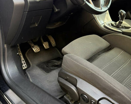 Черный Опель Инсигния, объемом двигателя 1.96 л и пробегом 230 тыс. км за 12000 $, фото 32 на Automoto.ua