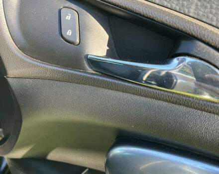 Чорний Опель Інсігнія, об'ємом двигуна 1.6 л та пробігом 208 тис. км за 8999 $, фото 9 на Automoto.ua