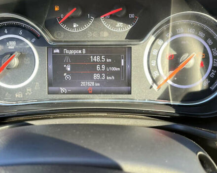 Чорний Опель Інсігнія, об'ємом двигуна 1.6 л та пробігом 208 тис. км за 8999 $, фото 6 на Automoto.ua