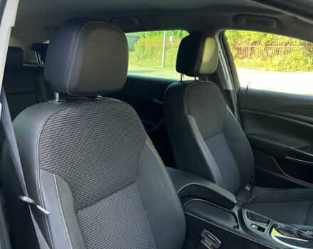 Черный Опель Инсигния, объемом двигателя 1.6 л и пробегом 275 тыс. км за 10500 $, фото 20 на Automoto.ua