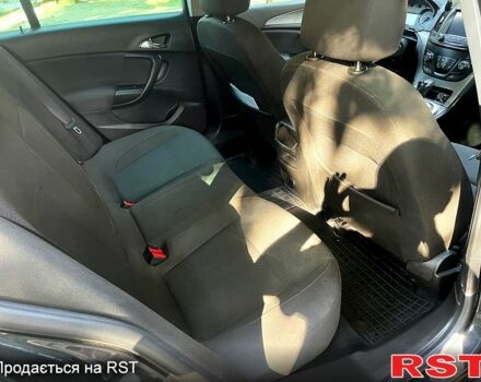 Черный Опель Инсигния, объемом двигателя 2 л и пробегом 218 тыс. км за 10500 $, фото 6 на Automoto.ua