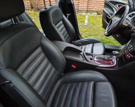 Чорний Опель Інсігнія, об'ємом двигуна 2 л та пробігом 255 тис. км за 10999 $, фото 18 на Automoto.ua