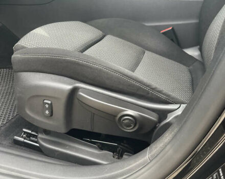 Черный Опель Инсигния, объемом двигателя 1.6 л и пробегом 190 тыс. км за 15800 $, фото 80 на Automoto.ua