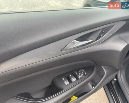 Черный Опель Инсигния, объемом двигателя 1.6 л и пробегом 190 тыс. км за 15800 $, фото 30 на Automoto.ua