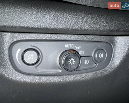 Чорний Опель Інсігнія, об'ємом двигуна 2 л та пробігом 194 тис. км за 15600 $, фото 38 на Automoto.ua