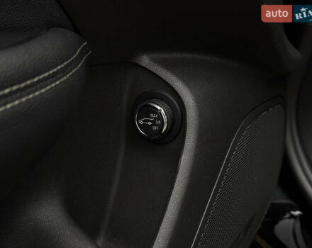 Чорний Опель Інсігнія, об'ємом двигуна 2 л та пробігом 167 тис. км за 22900 $, фото 16 на Automoto.ua