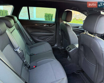 Черный Опель Инсигния, объемом двигателя 1.96 л и пробегом 171 тыс. км за 18900 $, фото 1 на Automoto.ua