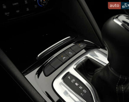 Чорний Опель Інсігнія, об'ємом двигуна 2 л та пробігом 167 тис. км за 22900 $, фото 36 на Automoto.ua