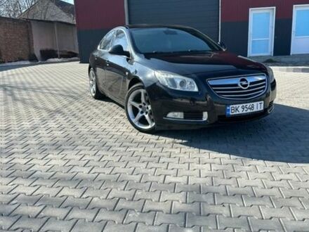 Черный Опель Инсигния, объемом двигателя 2 л и пробегом 270 тыс. км за 6699 $, фото 1 на Automoto.ua