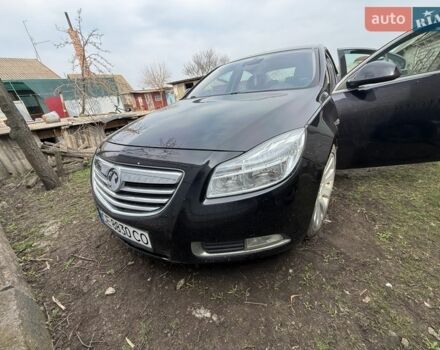 Чорний Опель Інсігнія, об'ємом двигуна 1.96 л та пробігом 320 тис. км за 6000 $, фото 1 на Automoto.ua