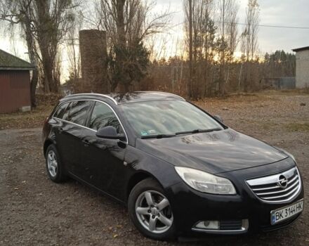 Черный Опель Инсигния, объемом двигателя 1.6 л и пробегом 240 тыс. км за 5600 $, фото 1 на Automoto.ua