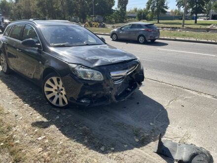 Чорний Опель Інсігнія, об'ємом двигуна 2 л та пробігом 192 тис. км за 4000 $, фото 1 на Automoto.ua