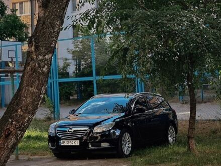Чорний Опель Інсігнія, об'ємом двигуна 2 л та пробігом 280 тис. км за 7300 $, фото 1 на Automoto.ua