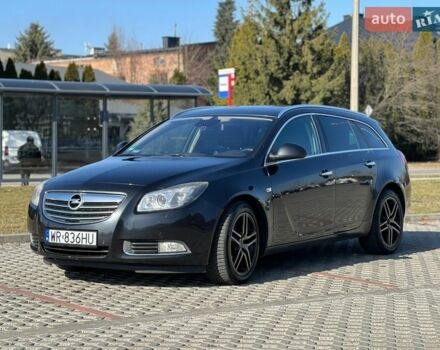 Чорний Опель Інсігнія, об'ємом двигуна 2 л та пробігом 270 тис. км за 5000 $, фото 1 на Automoto.ua