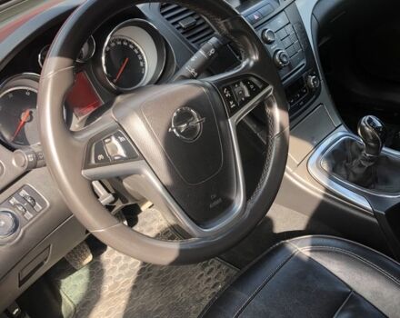 Черный Опель Инсигния, объемом двигателя 2 л и пробегом 265 тыс. км за 8000 $, фото 1 на Automoto.ua