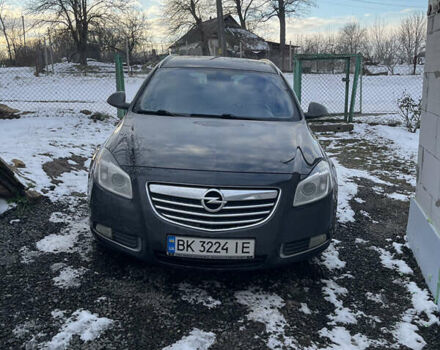 Чорний Опель Інсігнія, об'ємом двигуна 1.96 л та пробігом 390 тис. км за 8500 $, фото 1 на Automoto.ua