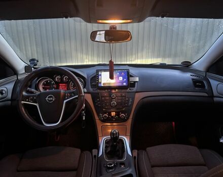 Черный Опель Инсигния, объемом двигателя 2 л и пробегом 285 тыс. км за 6000 $, фото 1 на Automoto.ua