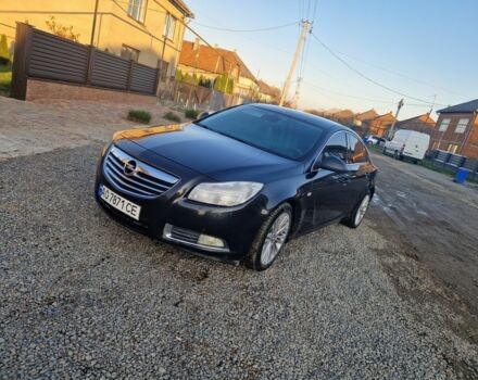 Чорний Опель Інсігнія, об'ємом двигуна 2 л та пробігом 350 тис. км за 6900 $, фото 1 на Automoto.ua