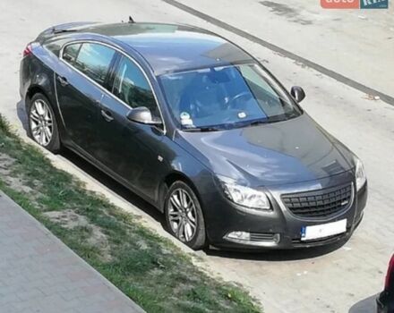 Черный Опель Инсигния, объемом двигателя 1.96 л и пробегом 300 тыс. км за 10100 $, фото 1 на Automoto.ua