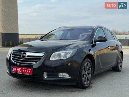 Черный Опель Инсигния, объемом двигателя 2 л и пробегом 221 тыс. км за 8299 $, фото 1 на Automoto.ua