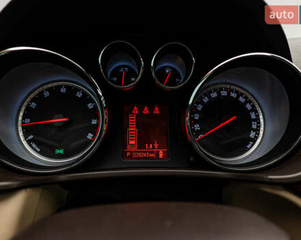 Коричневый Опель Инсигния, объемом двигателя 2 л и пробегом 220 тыс. км за 10097 $, фото 12 на Automoto.ua