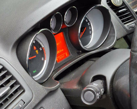 Коричневый Опель Инсигния, объемом двигателя 1.96 л и пробегом 310 тыс. км за 7999 $, фото 4 на Automoto.ua