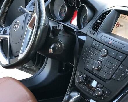 Коричневий Опель Інсігнія, об'ємом двигуна 2 л та пробігом 290 тис. км за 9999 $, фото 9 на Automoto.ua