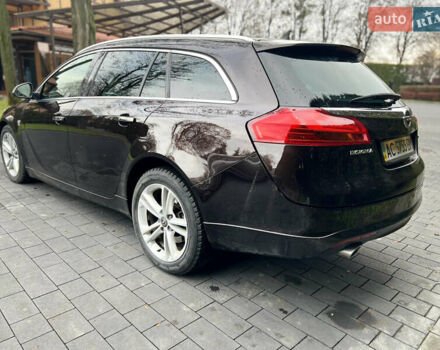 Коричневый Опель Инсигния, объемом двигателя 2 л и пробегом 252 тыс. км за 8900 $, фото 5 на Automoto.ua