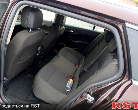 Коричневый Опель Инсигния, объемом двигателя 2 л и пробегом 25000 тыс. км за 4200 $, фото 7 на Automoto.ua