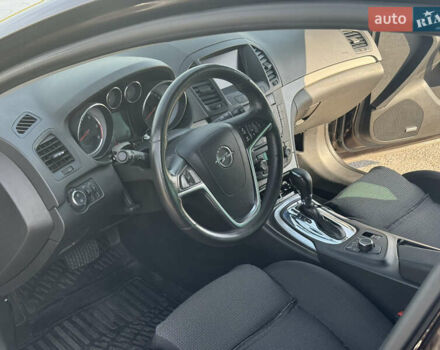 Коричневий Опель Інсігнія, об'ємом двигуна 1.96 л та пробігом 225 тис. км за 8700 $, фото 10 на Automoto.ua