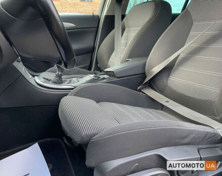 Коричневий Опель Інсігнія, об'ємом двигуна 2 л та пробігом 235 тис. км за 9800 $, фото 9 на Automoto.ua