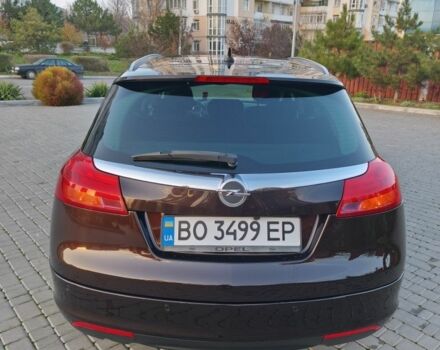 Коричневый Опель Инсигния, объемом двигателя 2 л и пробегом 250 тыс. км за 12000 $, фото 1 на Automoto.ua