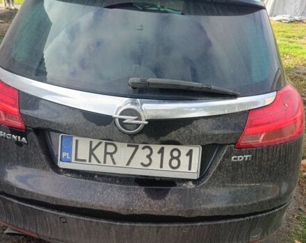 Красный Опель Инсигния, объемом двигателя 2 л и пробегом 312 тыс. км за 3700 $, фото 2 на Automoto.ua