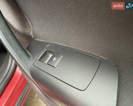 Червоний Опель Інсігнія, об'ємом двигуна 2 л та пробігом 210 тис. км за 6750 $, фото 49 на Automoto.ua