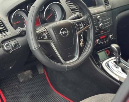 Опель Инсигния 2010 в Жмеренке на Automoto.ua Красный Опель Инсигния, объемом двигателя 2 л и пробегом 243 тыс. км за 8800 $, фото 2 на Automoto.ua