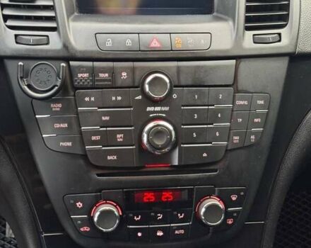 Опель Инсигния 2010 в Жмеренке на Automoto.ua Красный Опель Инсигния, объемом двигателя 2 л и пробегом 243 тыс. км за 8800 $, фото 4 на Automoto.ua