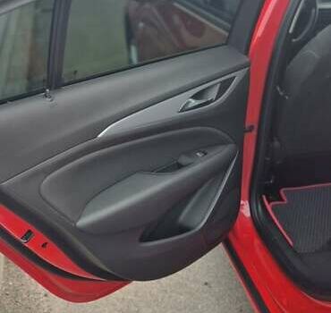 Красный Опель Инсигния, объемом двигателя 1.6 л и пробегом 130 тыс. км за 13999 $, фото 13 на Automoto.ua