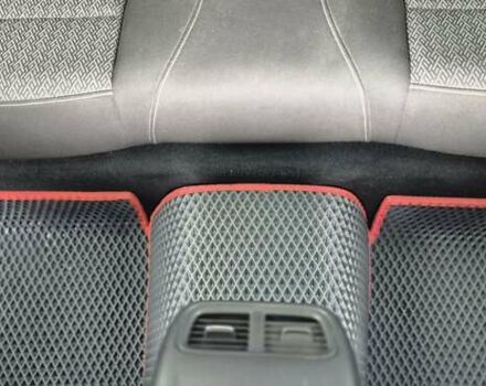 Красный Опель Инсигния, объемом двигателя 1.6 л и пробегом 130 тыс. км за 13999 $, фото 44 на Automoto.ua