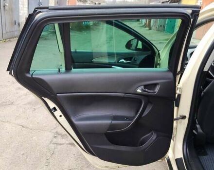 Желтый Опель Инсигния, объемом двигателя 1.96 л и пробегом 252 тыс. км за 8100 $, фото 13 на Automoto.ua