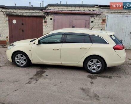 Желтый Опель Инсигния, объемом двигателя 1.96 л и пробегом 252 тыс. км за 8100 $, фото 1 на Automoto.ua