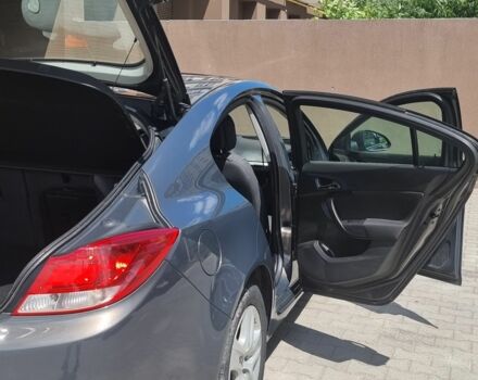 Серый Опель Инсигния, объемом двигателя 2 л и пробегом 188 тыс. км за 8800 $, фото 11 на Automoto.ua