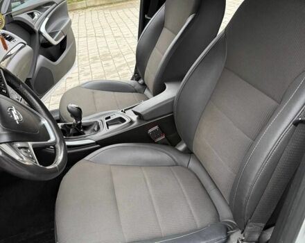 Серый Опель Инсигния, объемом двигателя 2 л и пробегом 278 тыс. км за 6500 $, фото 10 на Automoto.ua