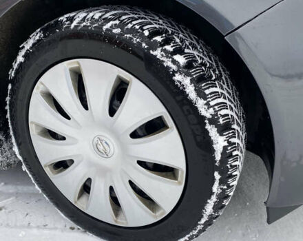 Сірий Опель Інсігнія, об'ємом двигуна 2 л та пробігом 196 тис. км за 7500 $, фото 4 на Automoto.ua