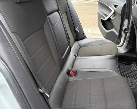 Серый Опель Инсигния, объемом двигателя 1.96 л и пробегом 277 тыс. км за 6500 $, фото 19 на Automoto.ua