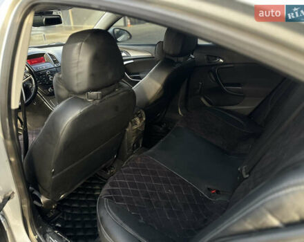 Серый Опель Инсигния, объемом двигателя 1.96 л и пробегом 296 тыс. км за 4750 $, фото 12 на Automoto.ua