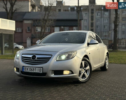 Серый Опель Инсигния, объемом двигателя 1.96 л и пробегом 296 тыс. км за 4750 $, фото 2 на Automoto.ua