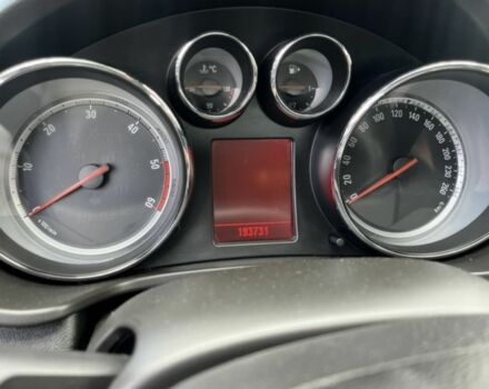 Сірий Опель Інсігнія, об'ємом двигуна 2 л та пробігом 200 тис. км за 6100 $, фото 4 на Automoto.ua