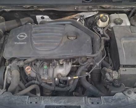Серый Опель Инсигния, объемом двигателя 2 л и пробегом 221 тыс. км за 7700 $, фото 3 на Automoto.ua