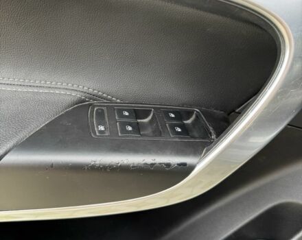 Серый Опель Инсигния, объемом двигателя 2 л и пробегом 236 тыс. км за 8800 $, фото 5 на Automoto.ua